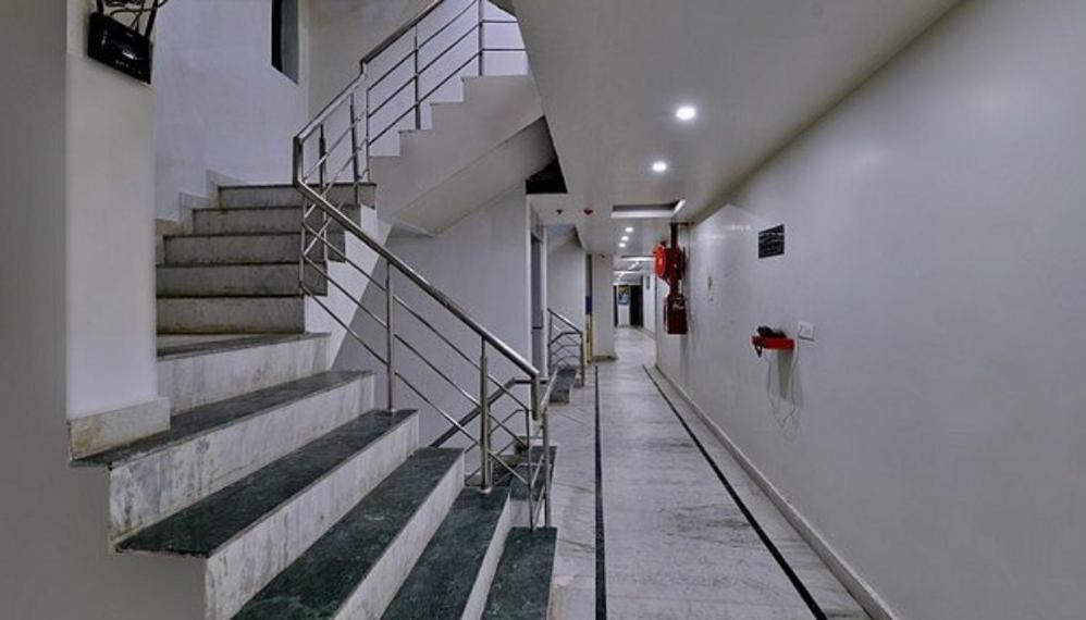 Hotel Vegas Corporate Suites Noida Ngoại thất bức ảnh