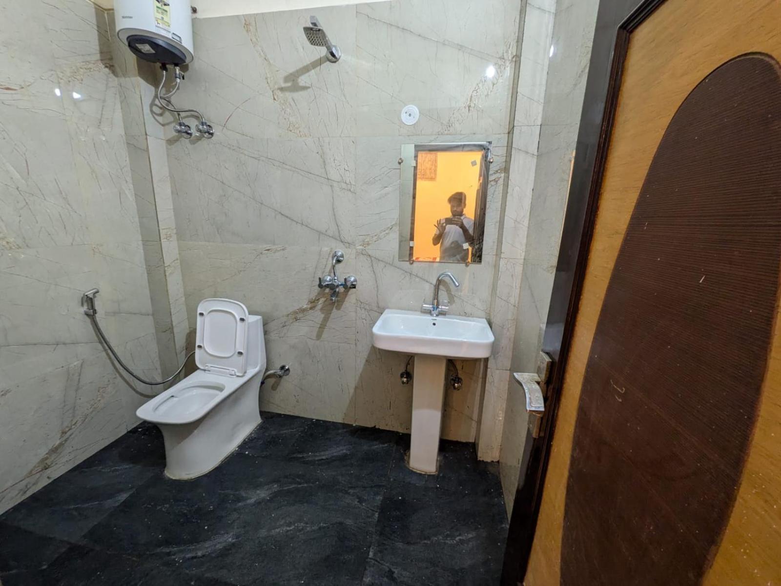 Hotel Vegas Corporate Suites Noida Ngoại thất bức ảnh