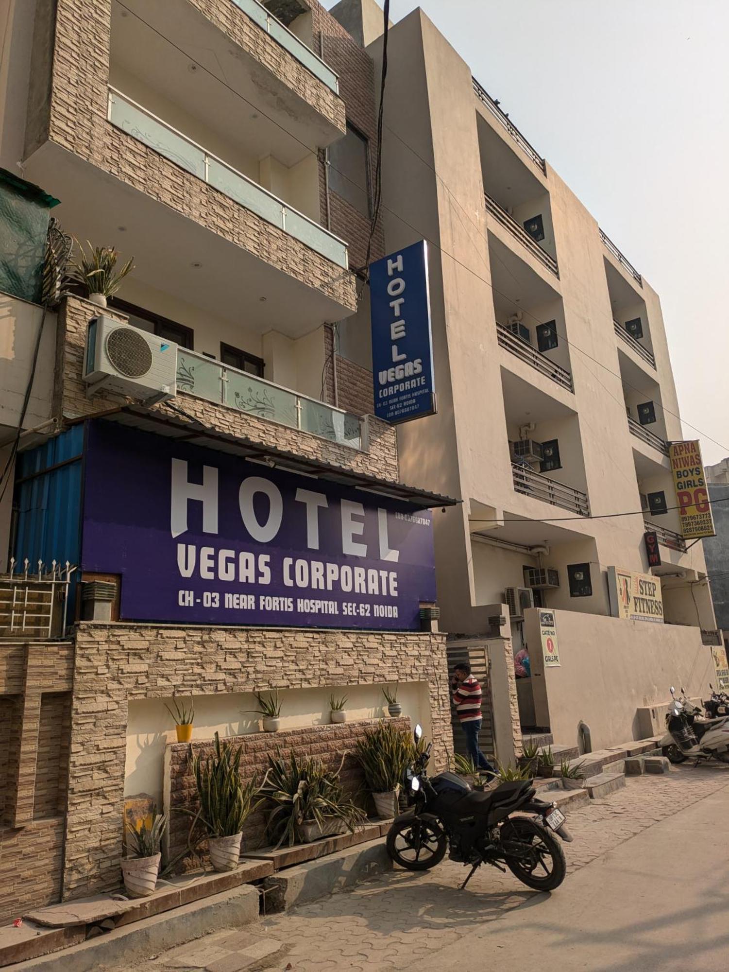 Hotel Vegas Corporate Suites Noida Ngoại thất bức ảnh