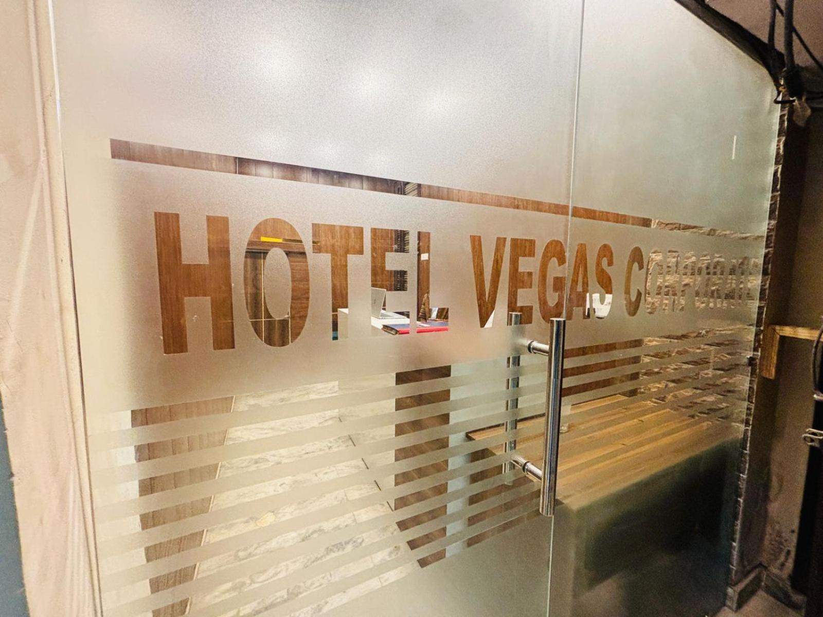 Hotel Vegas Corporate Suites Noida Ngoại thất bức ảnh
